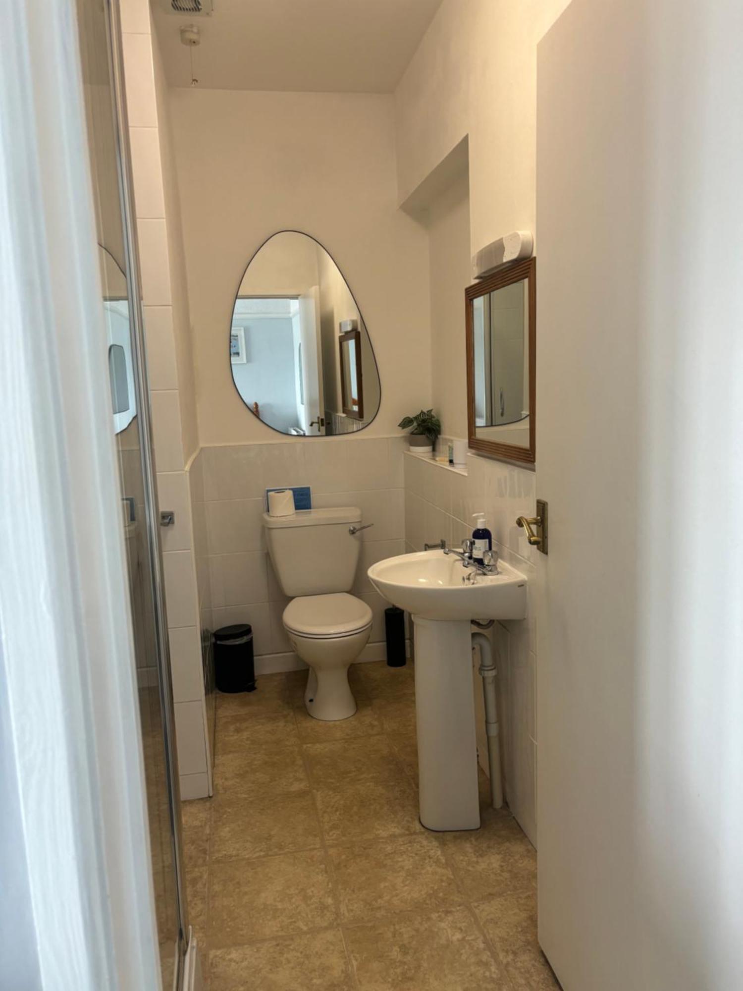 The Yacht Inn Hikkaduwa Dış mekan fotoğraf